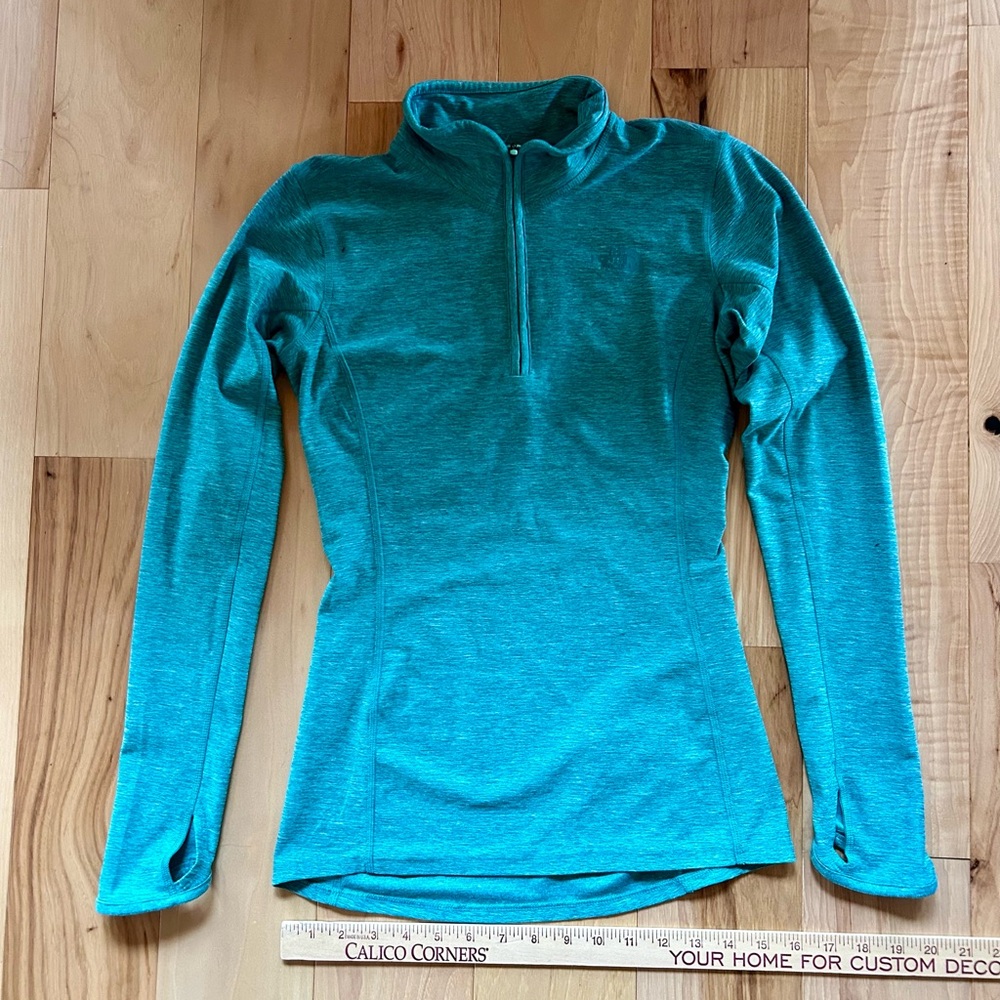 Like New! The North Face Women's Aqua Long Sleeve 1/4 Zip Up